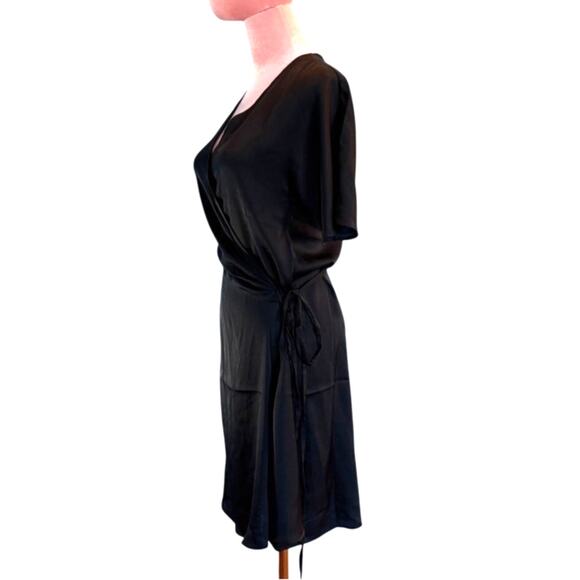 NWT QUINCE Mini Wrap Dress Stretch SILK Black Short Sleeve Unlined Small - Picture 2 of 6